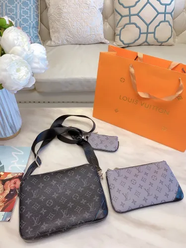 LOUIS VUITTON  LB5612005030067  size: 28cm