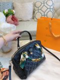 LOUIS VUITTON  LB5122005030029  size: 25cm