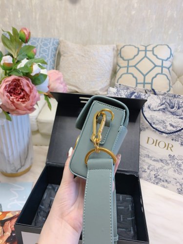 DIOR  LB0712005030037  size: 18x12cm