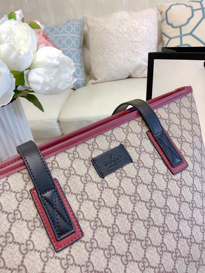 GUCCI  LB0612005030003  size: 31x29cm