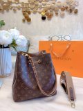 LOUIS VUITTON  LB0812005030073  size: 26x22x27cm