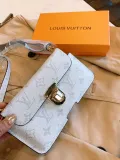 LOUIS VUITTON  LB0012005020113  size: 18cm