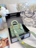 DIOR  LB0022005030070  size: 18x15cm