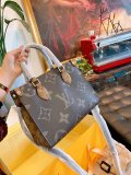 LOUIS VUITTON  LB5512005020125  size: 34cm/27cm