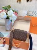 LOUIS VUITTON  LB5712005030045  size: 21x13cm