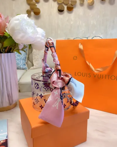 LOUIS VUITTON  LB0222005030071  size: 12.5x9x14cm