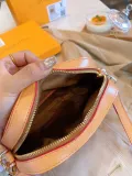 LOUIS VUITTON  LB0412005020148  size: 23x5x19cm