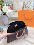 LOUIS VUITTON  LB5612005030027  size: 27cm