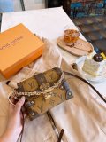 LOUIS VUITTON  LB0612005020103  size: 17x12cm