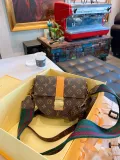 LOUIS VUITTON  LB5412005020121  size: 22cm