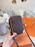 LOUIS VUITTON  LB5612005030098  size: 14x20cm