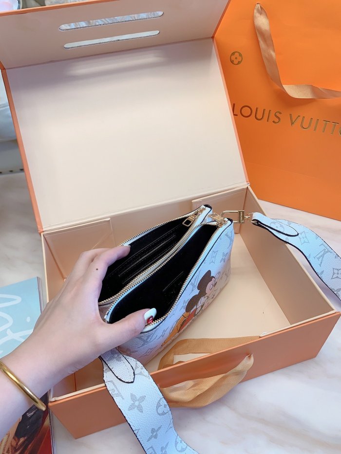 LOUIS VUITTON  LB0212005030066  size: 16cm