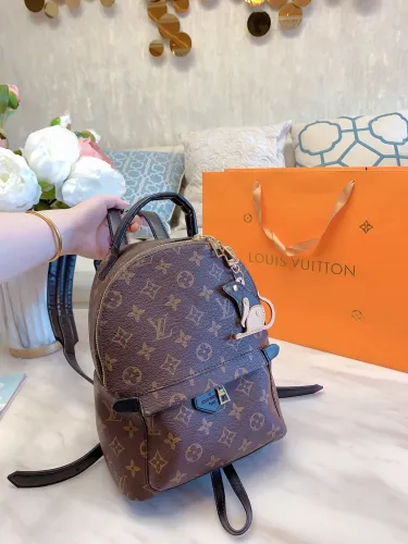 LOUIS VUITTON  LB0712005030074  size: 26x20cm