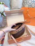 LOUIS VUITTON  LB0712005030059  size: 20cm