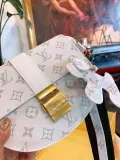 LOUIS VUITTON  LB5412005020120  size: 22cm