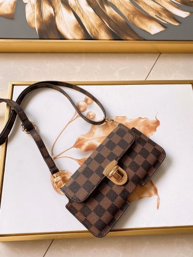 LOUIS VUITTON  LB0012005020115  size: 18cm