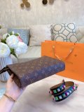 LOUIS VUITTON  LB0412005030075  size: 25x20cm