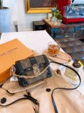 LOUIS VUITTON  LB0612005020103  size: 17x12cm