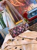 LOUIS VUITTON  LB5012005020128  size: 22cm