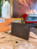 LOUIS VUITTON  LB0212005020129  size: 25x19cm