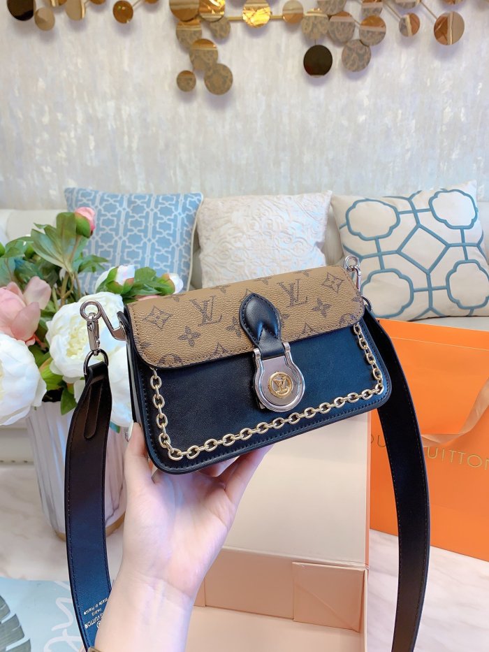 LOUIS VUITTON  LB5712005030044  size: 21x13cm