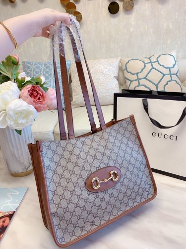 GUCCI  LB5512005030047  size: 34x26cm