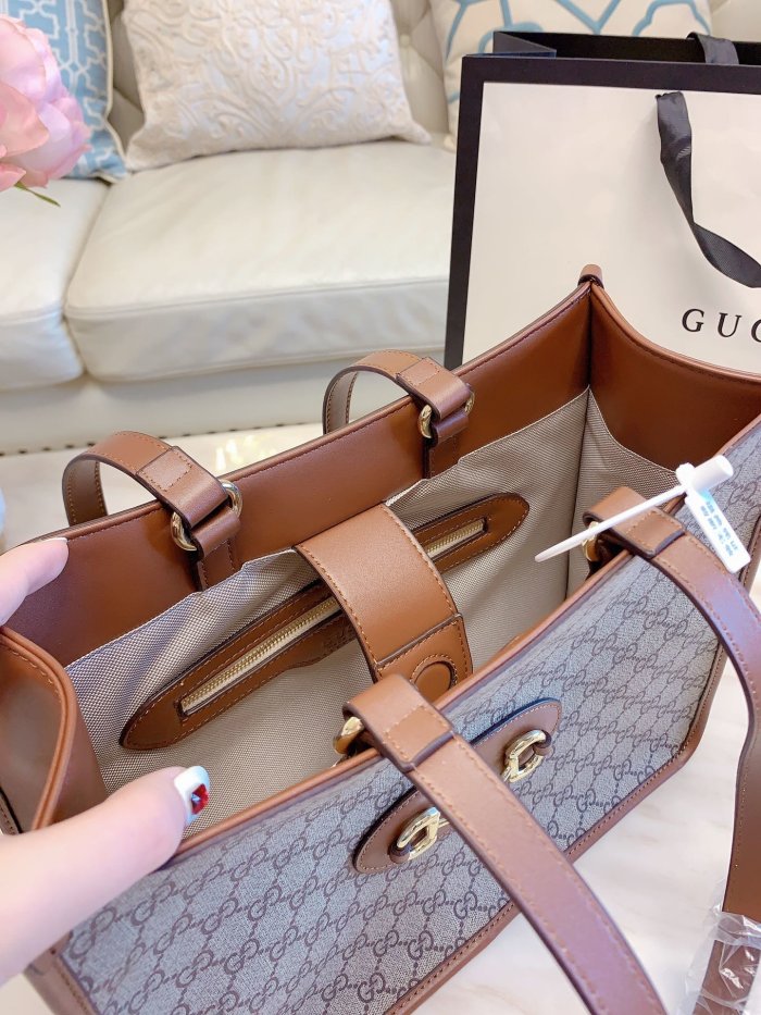 GUCCI  LB5512005030047  size: 34x26cm