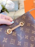 LOUIS VUITTON  LB0812005030073  size: 26x22x27cm