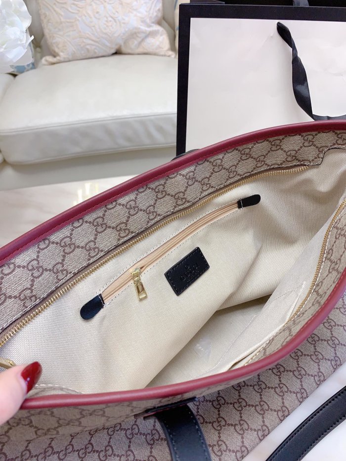 GUCCI  LB0612005030003  size: 31x29cm