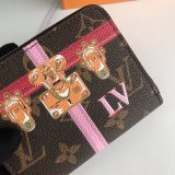 LOUIS VUITTON  LB582005030001  size: 11x6x2cm