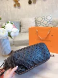 LOUIS VUITTON  LB5122005030077  size: 32cm