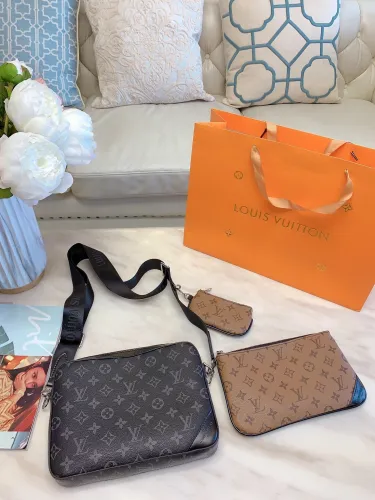 LOUIS VUITTON  LB5612005030067  size: 28cm