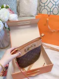 LOUIS VUITTON  LB0712005030059  size: 20cm