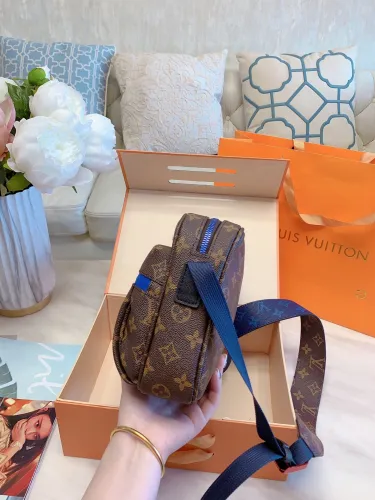 LOUIS VUITTON  LB5612005030068  size: 27cm