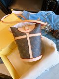 LOUIS VUITTON  LB5912005020109  size: 22x15x20cm