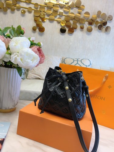 LOUIS VUITTON  LB5912005030033  size: 20cm
