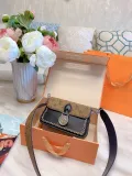 LOUIS VUITTON  LB5712005030044  size: 21x13cm