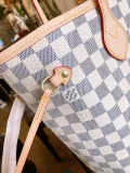 LOUIS VUITTON  LB0122005020110  size: 32x15x29cm