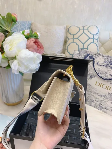 DIOR  LB5022005030035  size: 21x13cm
