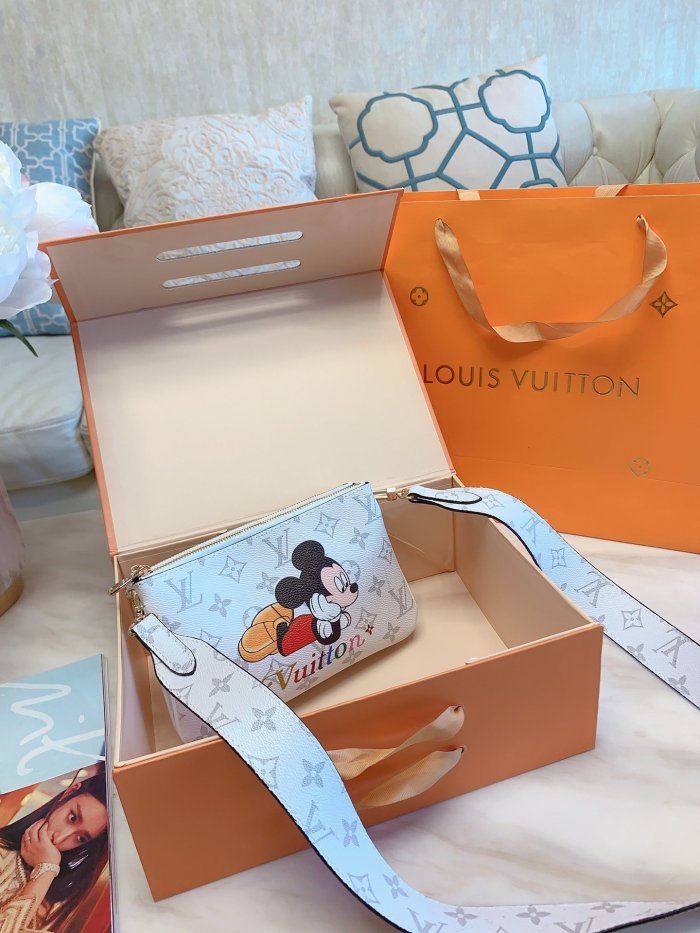 LOUIS VUITTON  LB0212005030066  size: 16cm