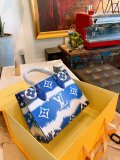 LOUIS VUITTON  LB5512005020125  size: 34cm/27cm