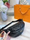 LOUIS VUITTON  LB0022005030032  size: 31x16cm