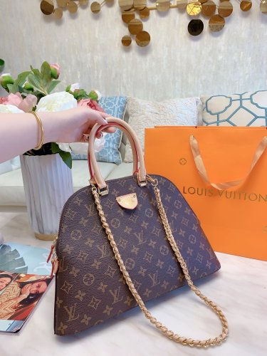 LOUIS VUITTON  LB5612005030027  size: 27cm