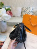 LOUIS VUITTON  LB5122005030029  size: 25cm