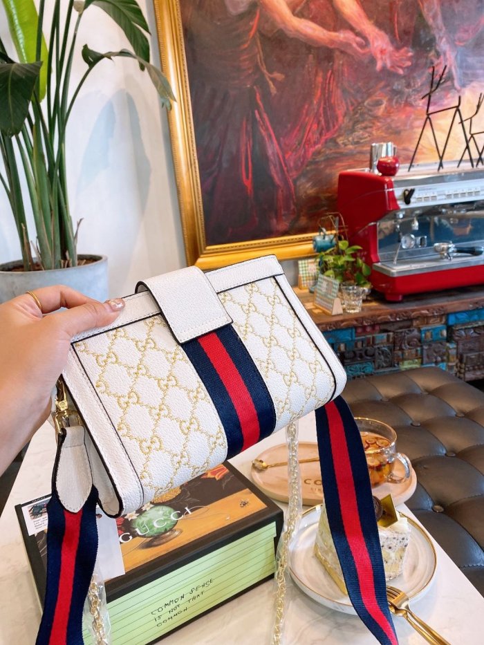 GUCCI  LB5412005020143  size: 23x15cm