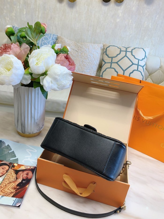 GUCCI  LB0122005030030  size: 26cm