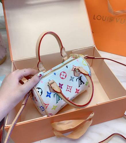 LOUIS VUITTON  LB0512005030087  size: 16cm