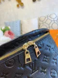 LOUIS VUITTON  LB0022005030032  size: 31x16cm