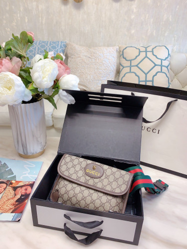 GUCCI  LB5212005030025  size: 24x17cm