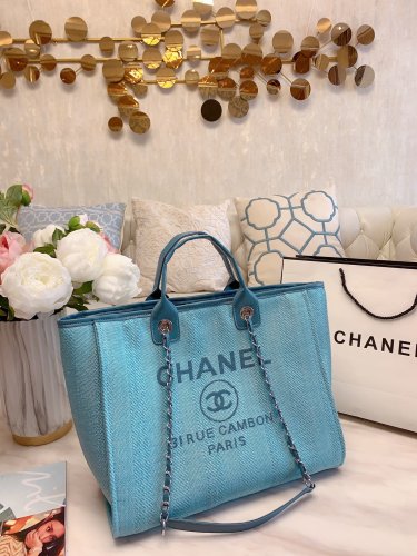 CHANEL  LB0222005030060  size: 38x30cm